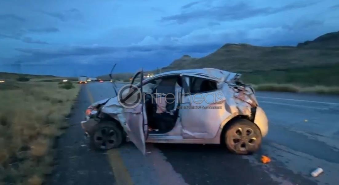 Fuerte choque en la carretera Chihuahua-Delicias deja cuatro personas lesionadas