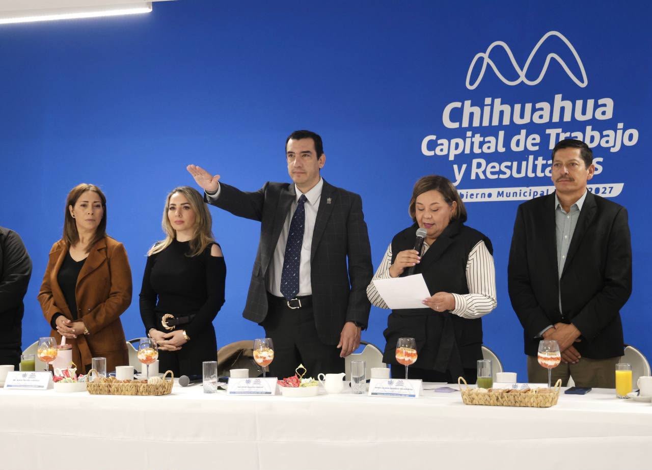Rinde protesta René Chavira como presidente del Consejo Directivo del DIF Municipal