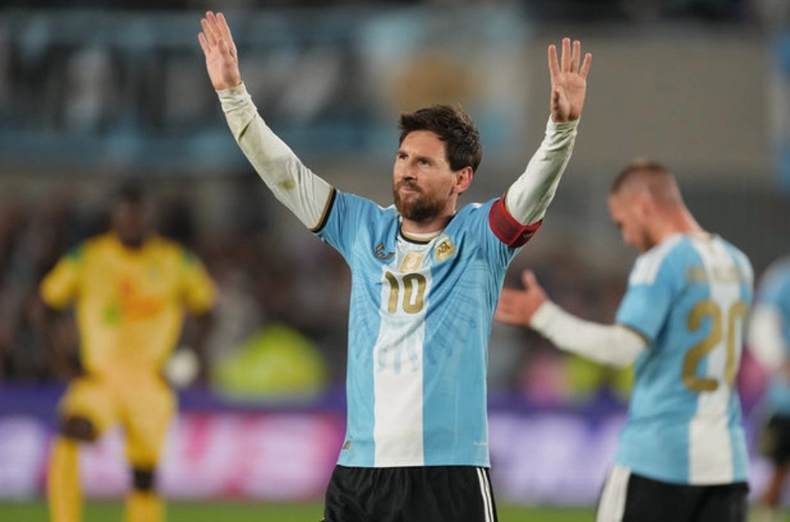 Cristiano Ronaldo dedica emotivo mensaje a Messi tras despedida de Argentina