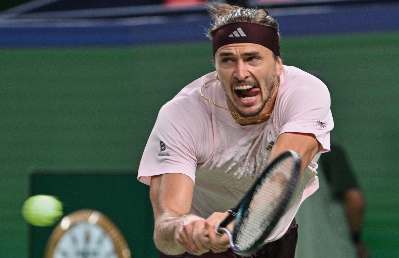 Tenista Alexander Zverev avanza a cuartos de final del Masters 1000 de Shanghái