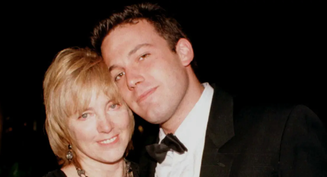 Ben Affleck revela cómo fueron los últimos días de su mamá antes de morir de cáncer 