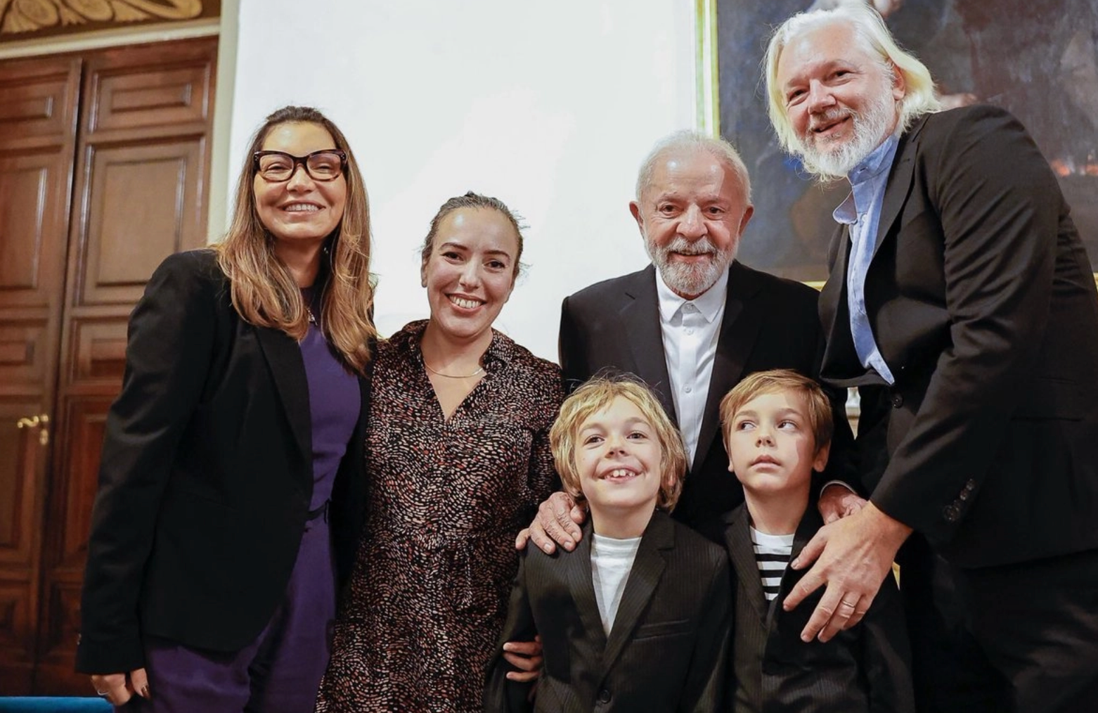 Assange destaca apoyo de Lula da Silva durante su encarcelamiento; “él luchó por mi libertad, los Bolsonaro no hicieron nada”