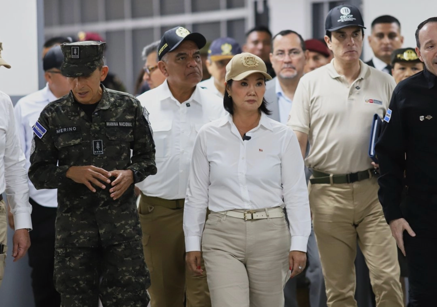Keiko Fujimori visita la megacárcel de Bukele y califica su modelo como exitoso