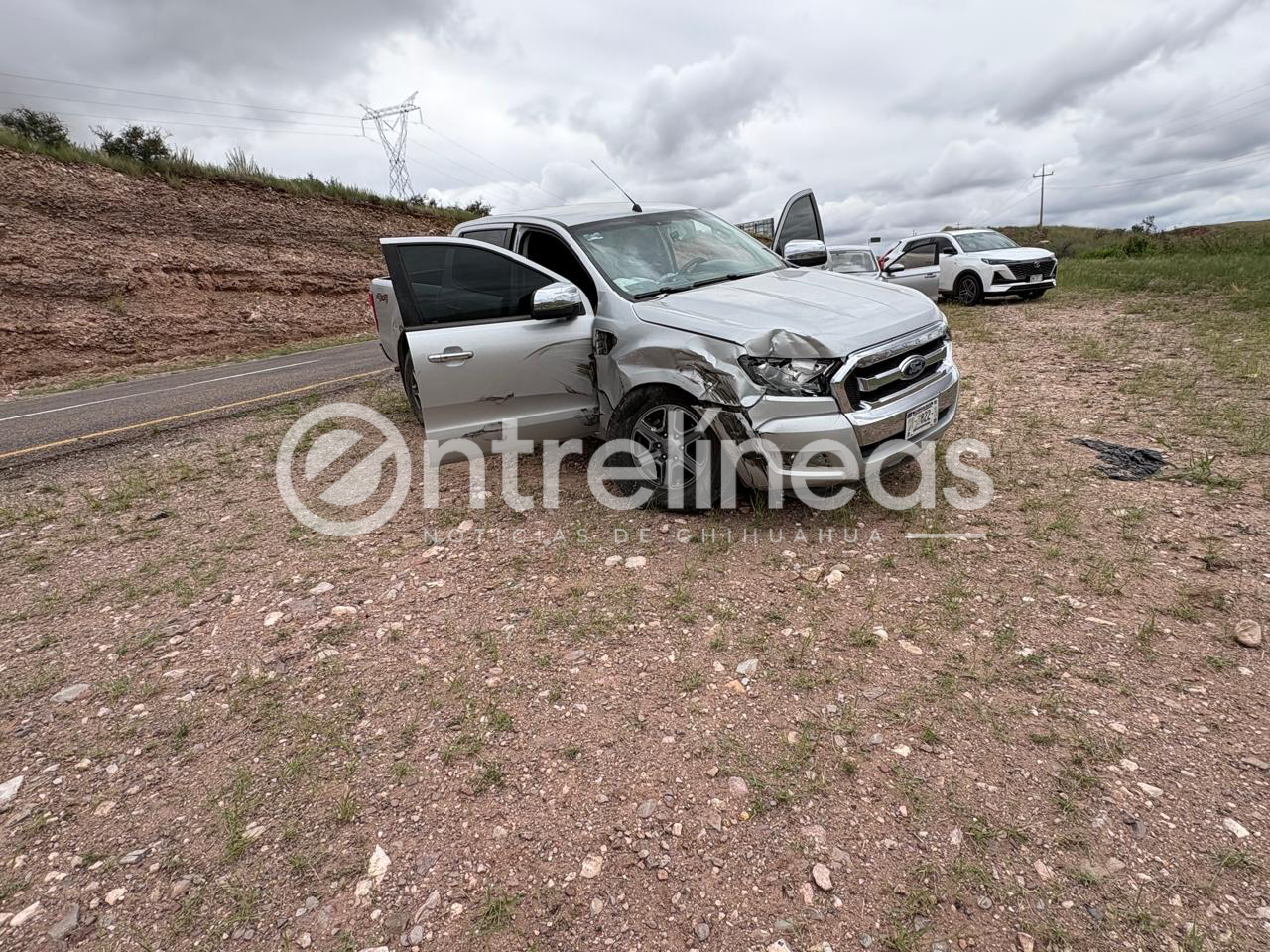 Jóvenes resultan lesionadas tras chocar contra tráiler en la carretera Chihuahua-Cuauhtémoc
