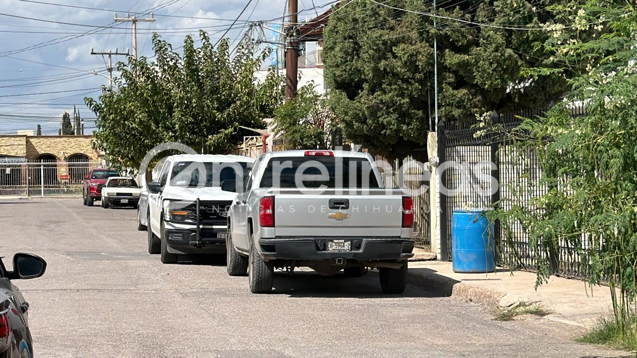 A punta de pistola, despojan a hombre de Mazda que ofrecía en Marketplace