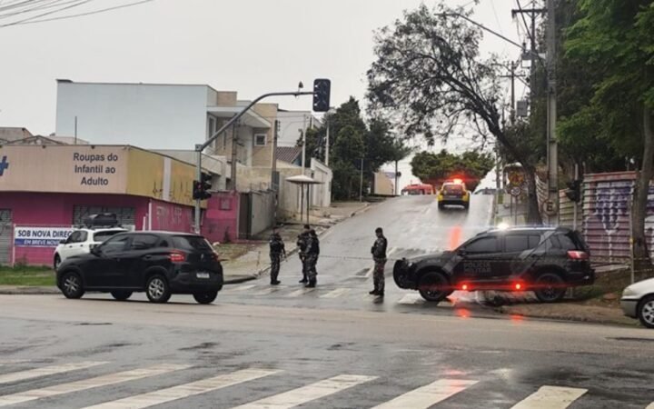 Hombre armado irrumpe en escuela de Brasil y toma a menores como rehenes