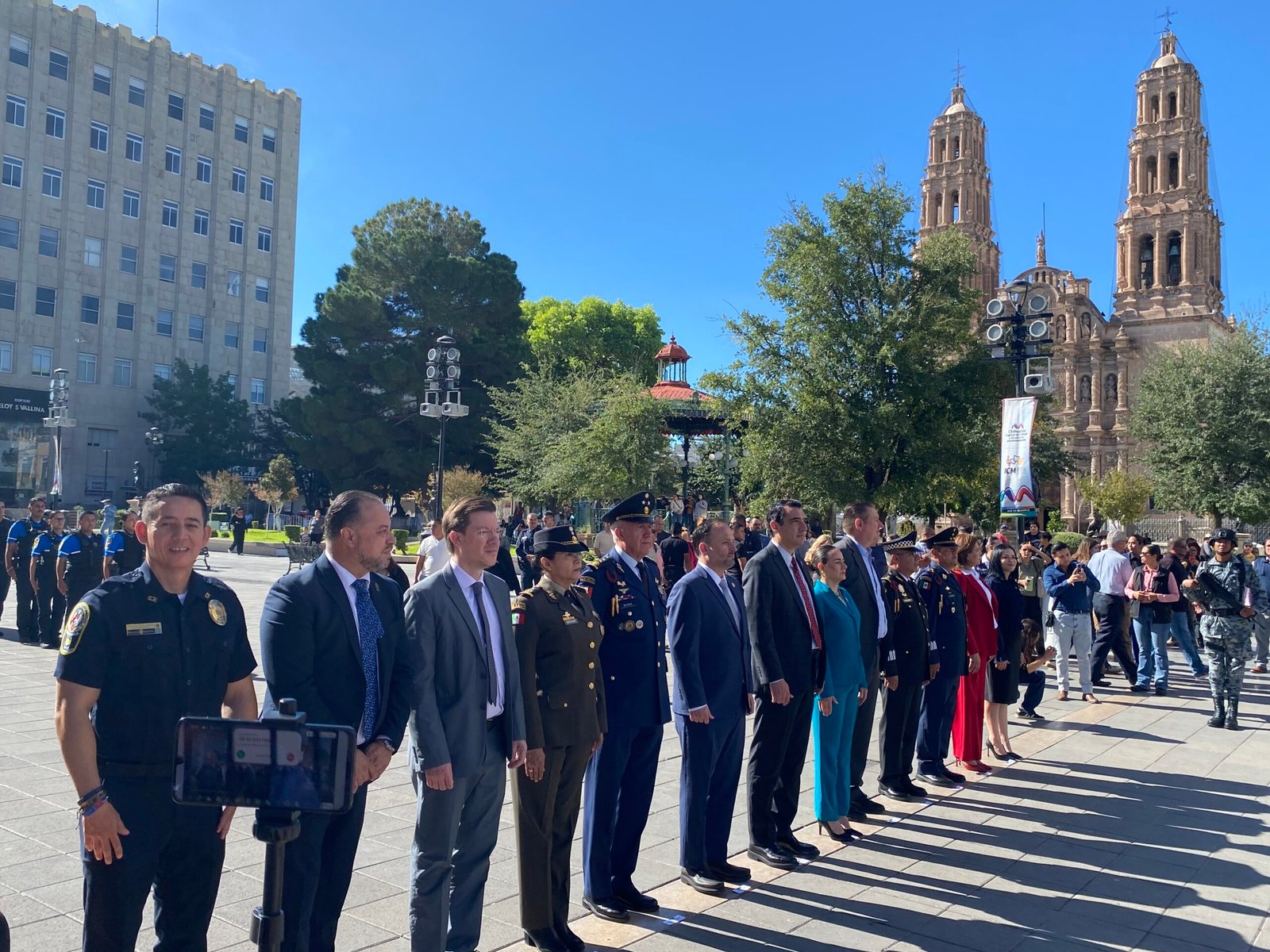 Realizan honores a la bandera en Plaza de Armas por 317 aniversario de la ciudad