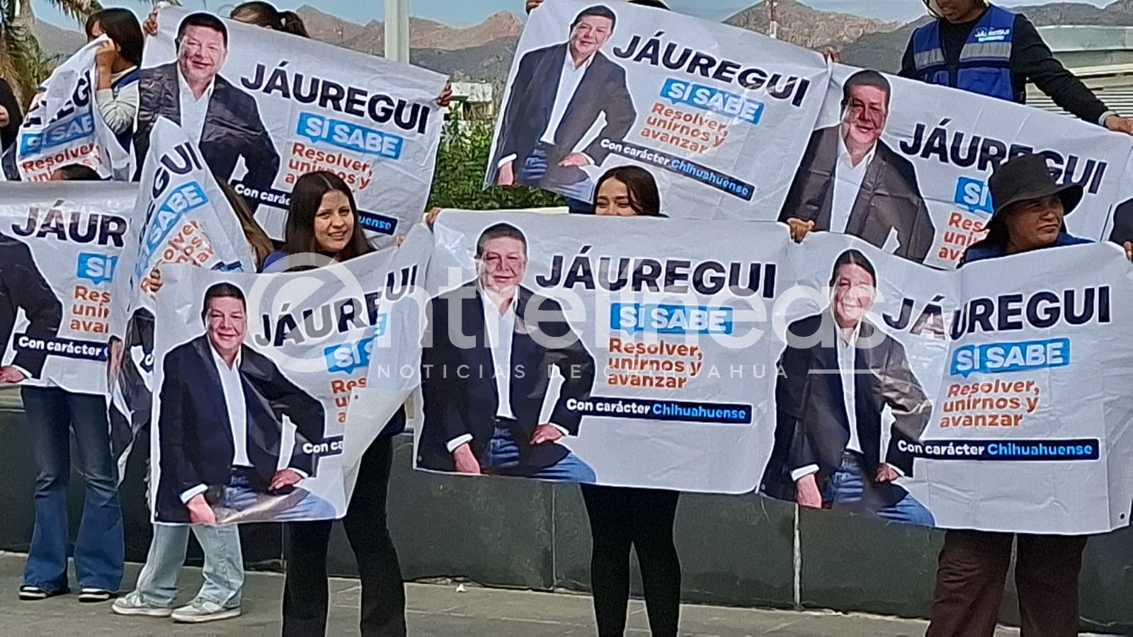 Arropan familiares y políticos a César Jáuregui; piden liberar al exfiscal