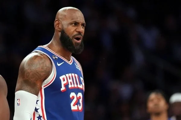 Maxey amarga la fiesta de los Knicks y da triunfo a Filadelfia en el arranque de la NBA