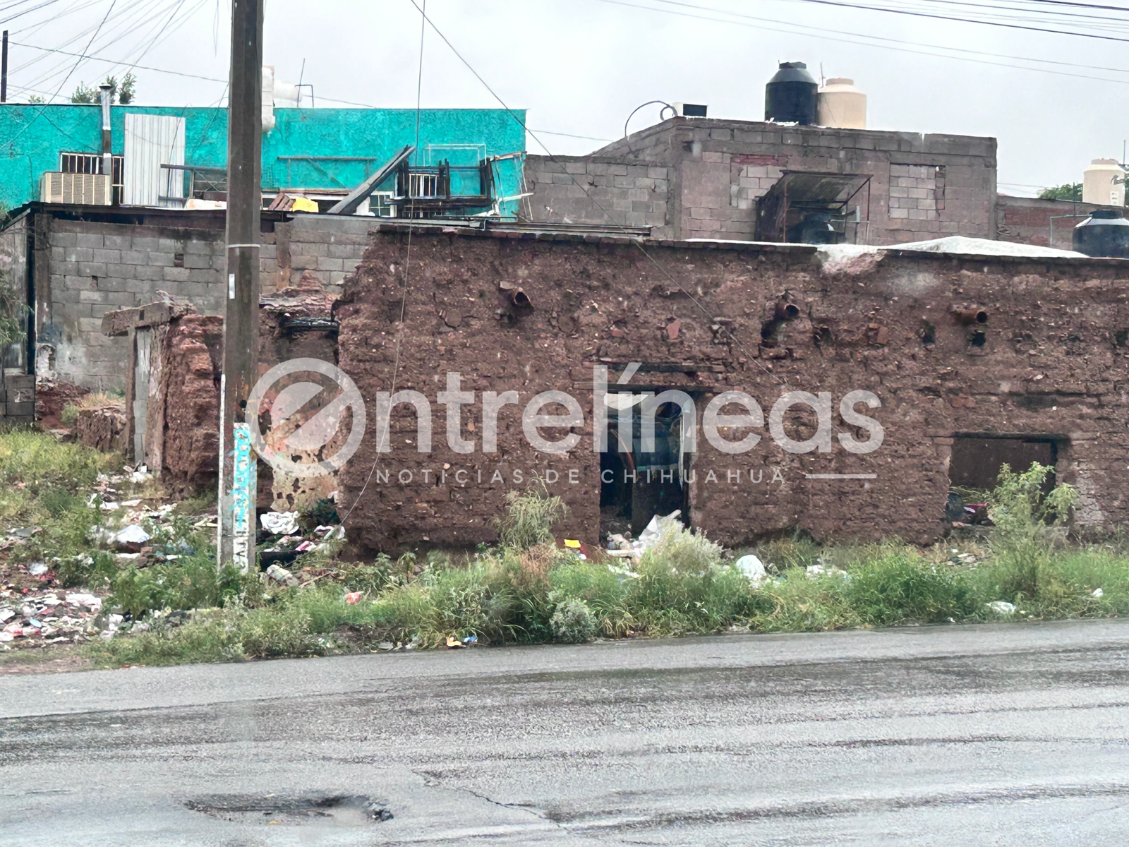 Basura, picaderos y riesgo de derrumbe: el reto de las casas abandonadas en la capital