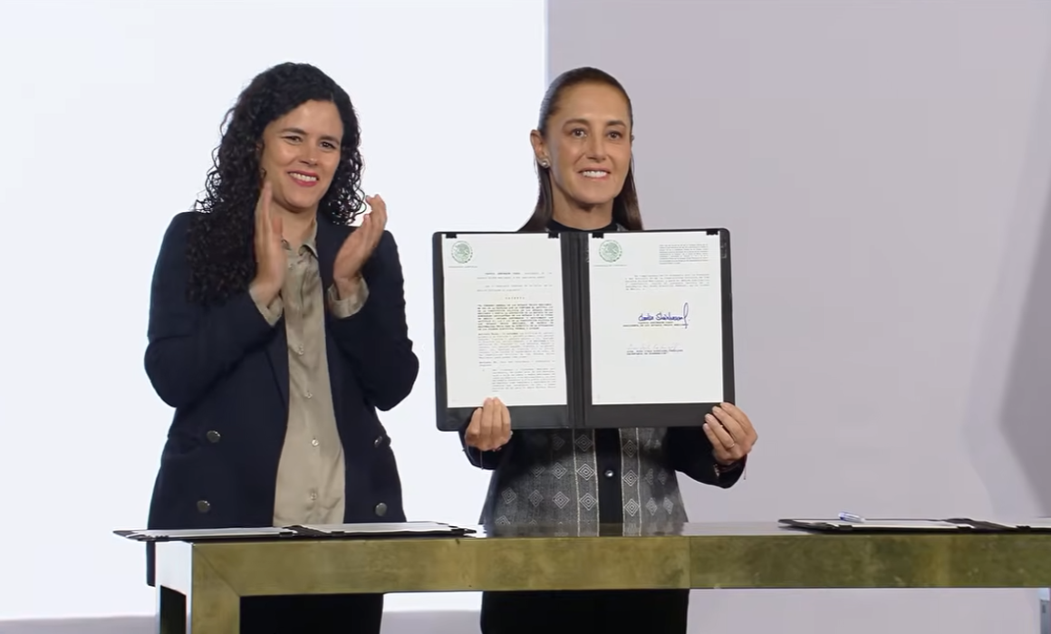 Sheinbaum firma decreto que prohíbe la doble nacionalidad tras respaldo de 22 Congresos locales; aplicará a partir de 2028