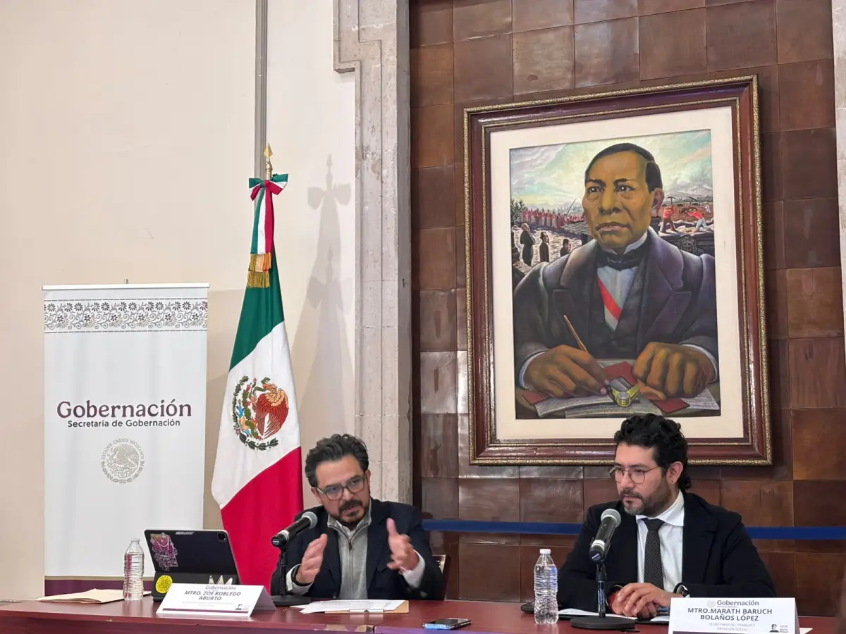 Zoé Robledo: diálogo con base trabajadora “piso por piso” en hospitales del IMSS