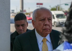 Exoneran a Garduño, exdirector del INM, por incendio en Ciudad Juárez donde murieron 40 migrantes