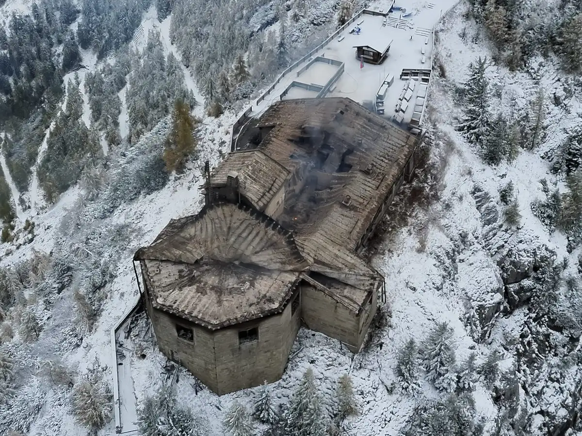 Incendio arrasa el “Nido del Águila”, refugio de Hitler en los Alpes