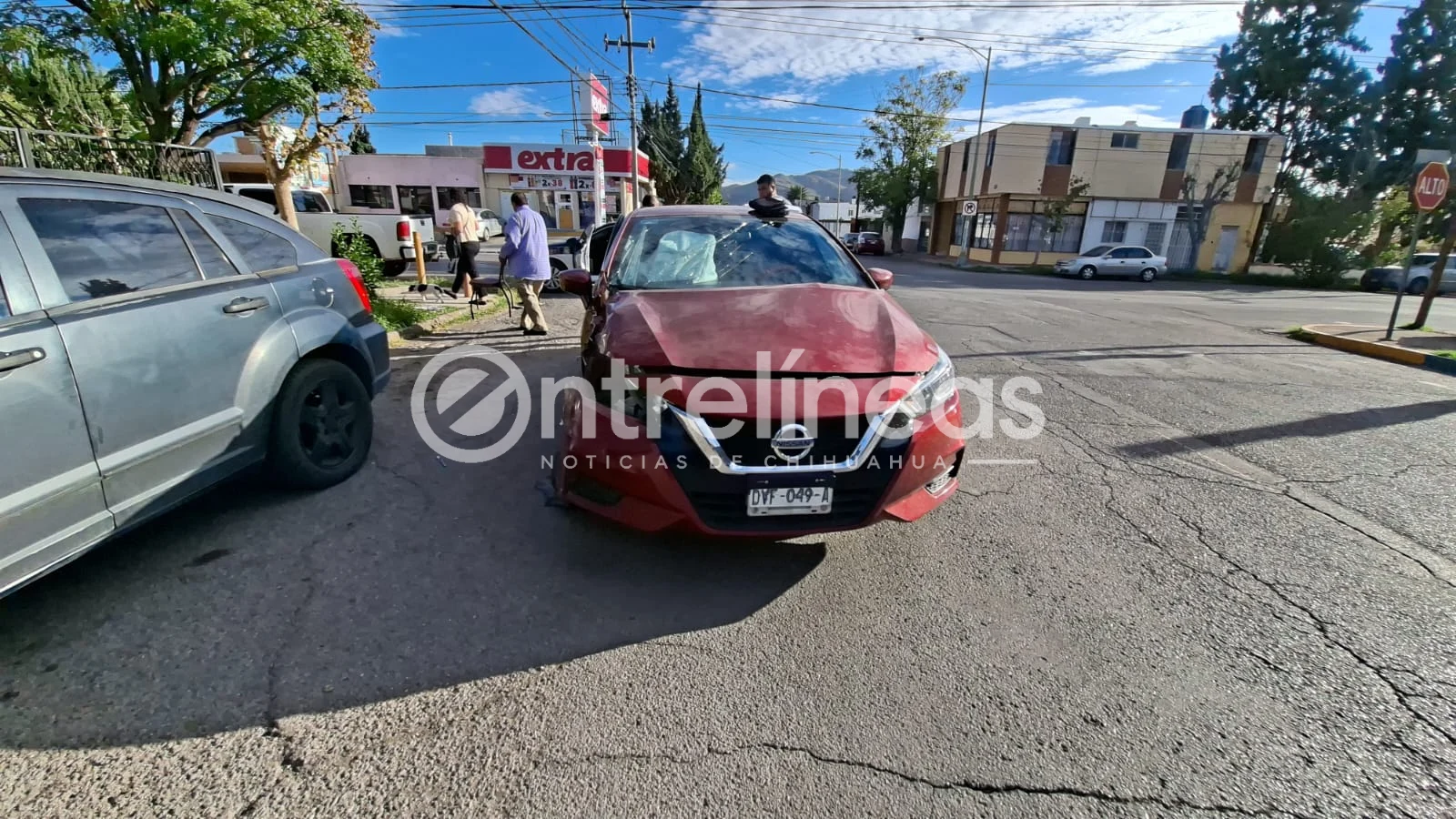 Fuerte choque en la colonia Altavista deja una mujer lesionada
