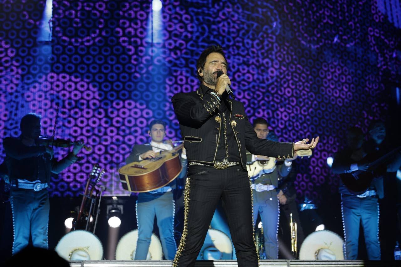 Cierra FICUU 2026 con concierto de Alejandro Fernández ante 40 mil asistentes