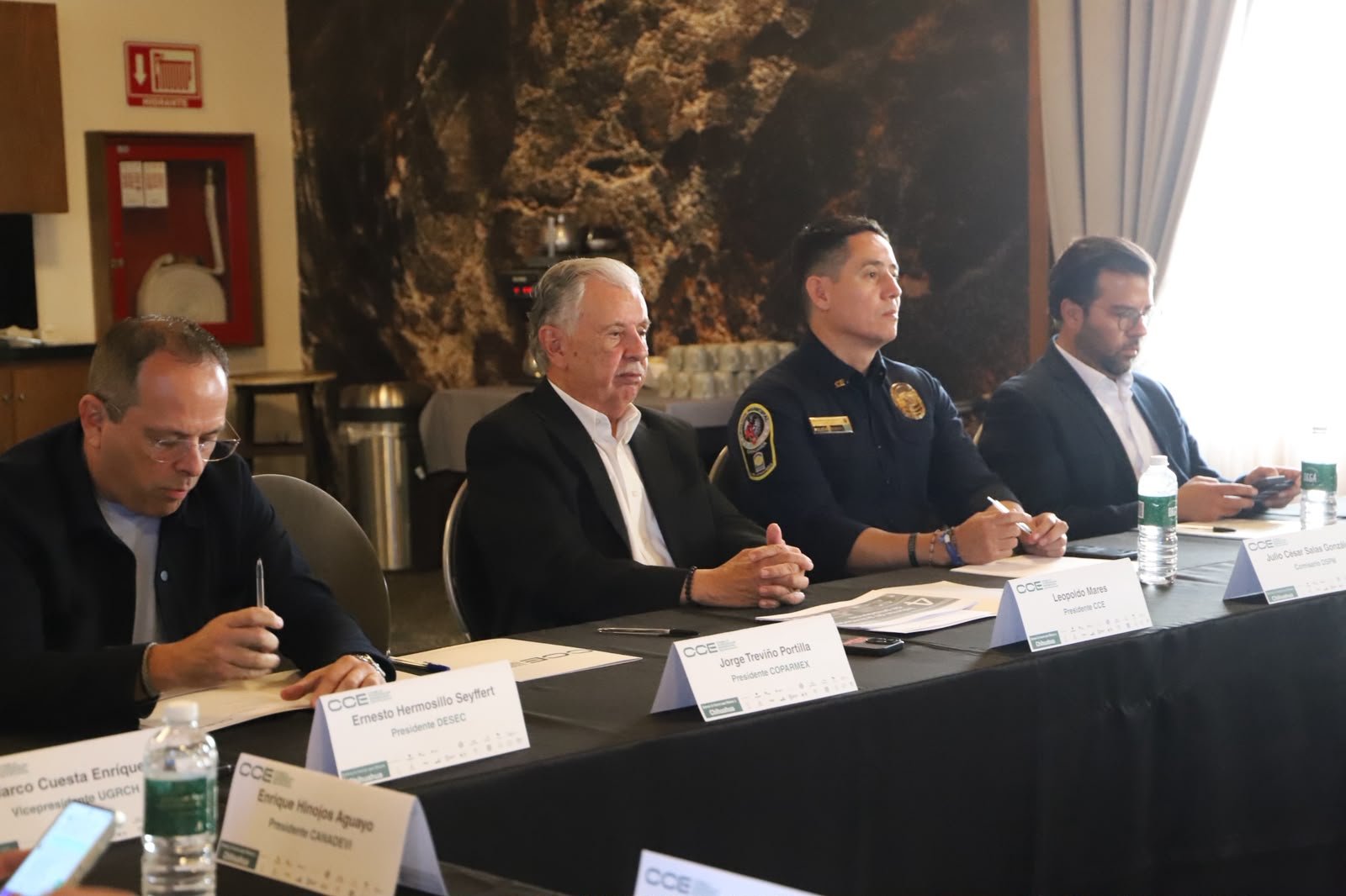 Presenta Comisario ante integrantes del CCE acciones de seguridad y Operativo Blindaje Capital