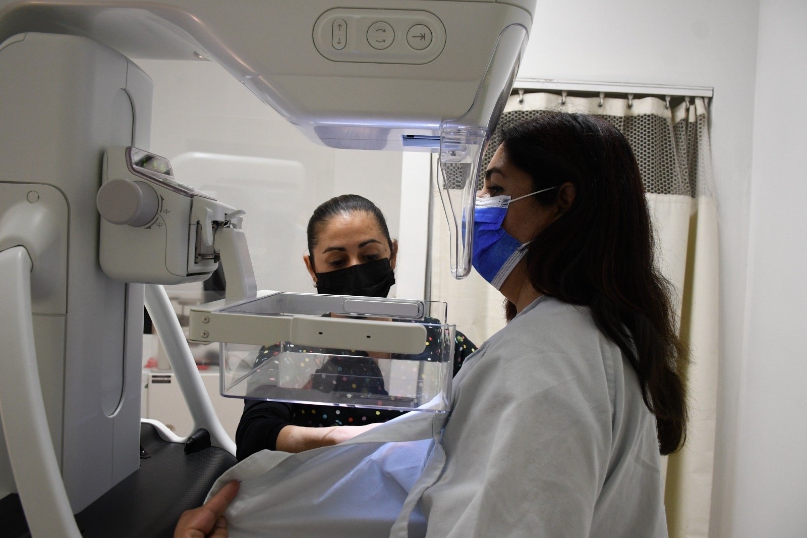 Brinda Estado más de 2 mil sesiones de radioterapia con acelerador lineal a pacientes con cáncer de mama