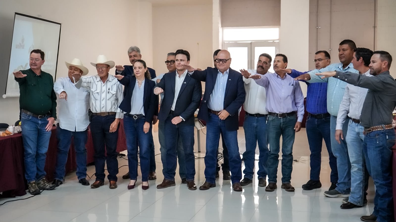Refrenda Estado respaldo a productores manzaneros durante Asamblea Anual de Unifrut