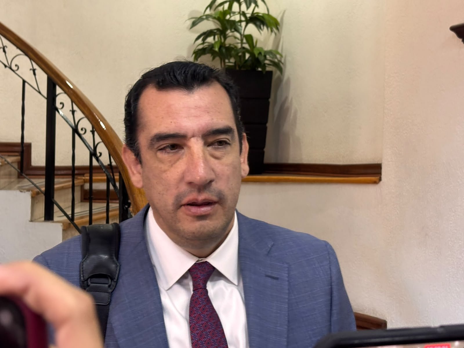 Ve René Chavira resolución jurídica, no pleito político entre Maru Campos y César J.