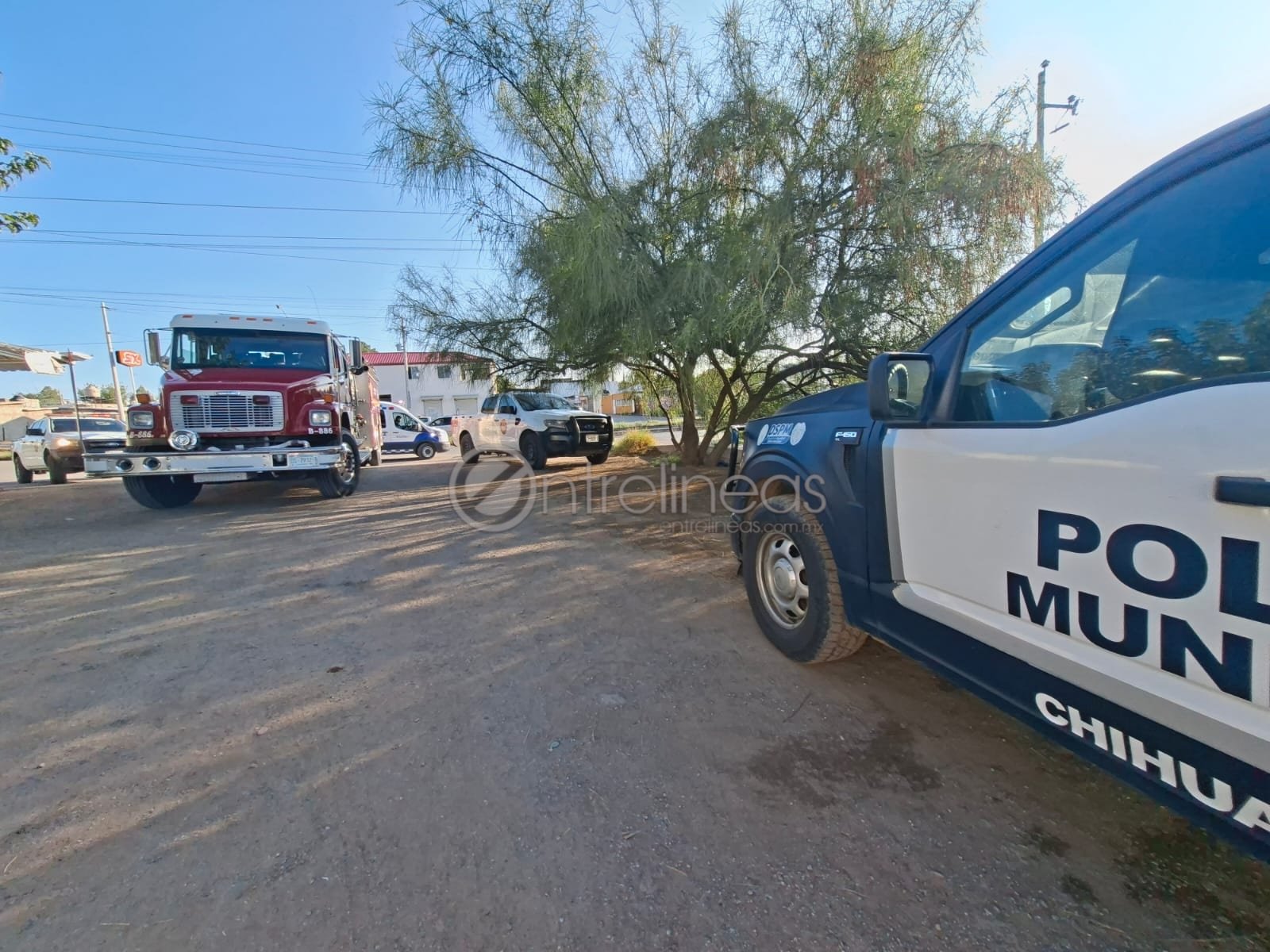 Sujeto alcoholizado cae a canal y sufre lesión en cabeza