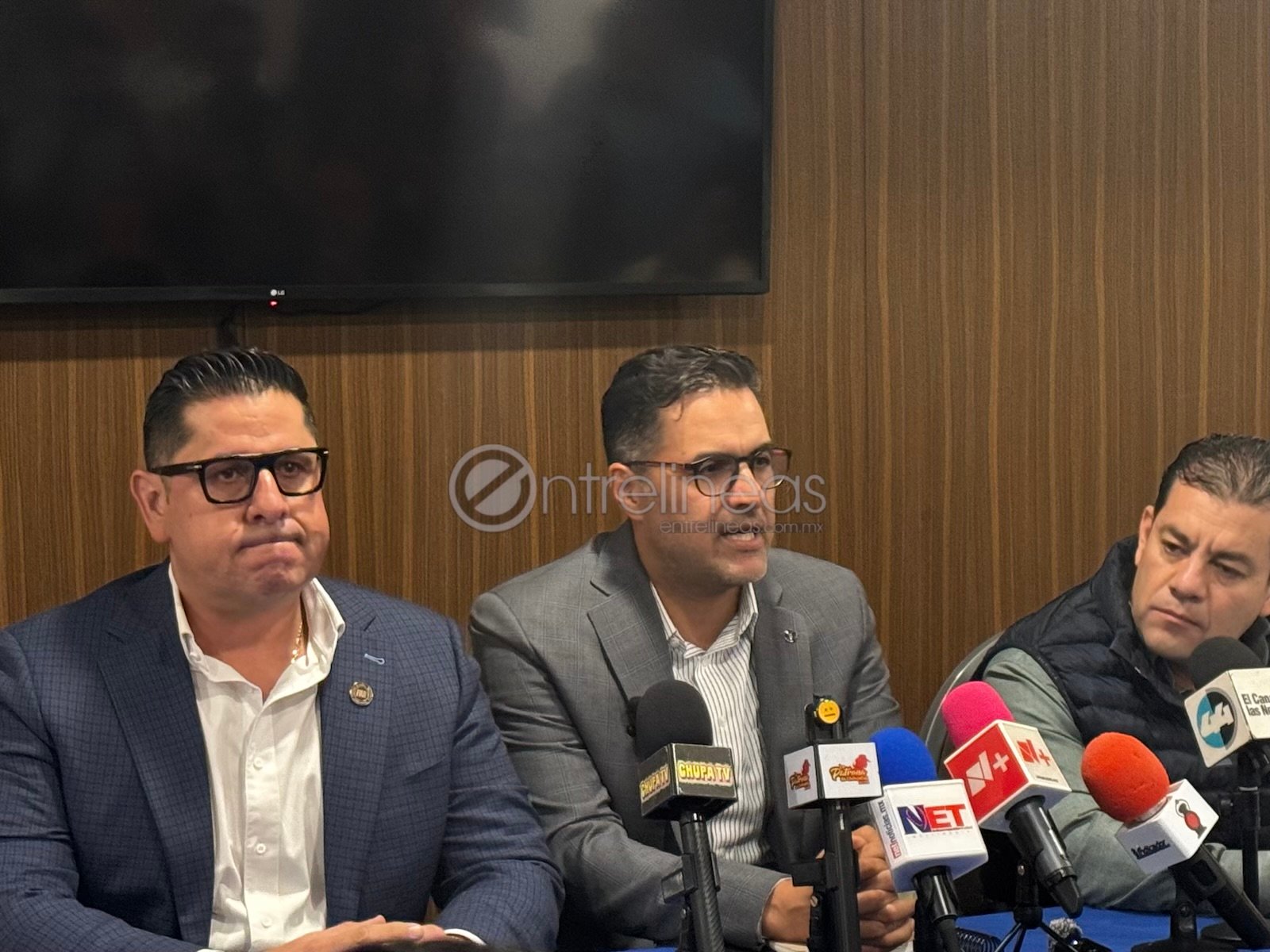 Ninguna prueba señala a Jáuregui de traición a la Patria, señala abogado