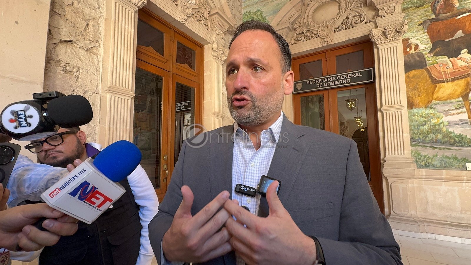 Deben investigarse acusaciones contra Tadei aunque haya dejado presidencia del INE: Santiago