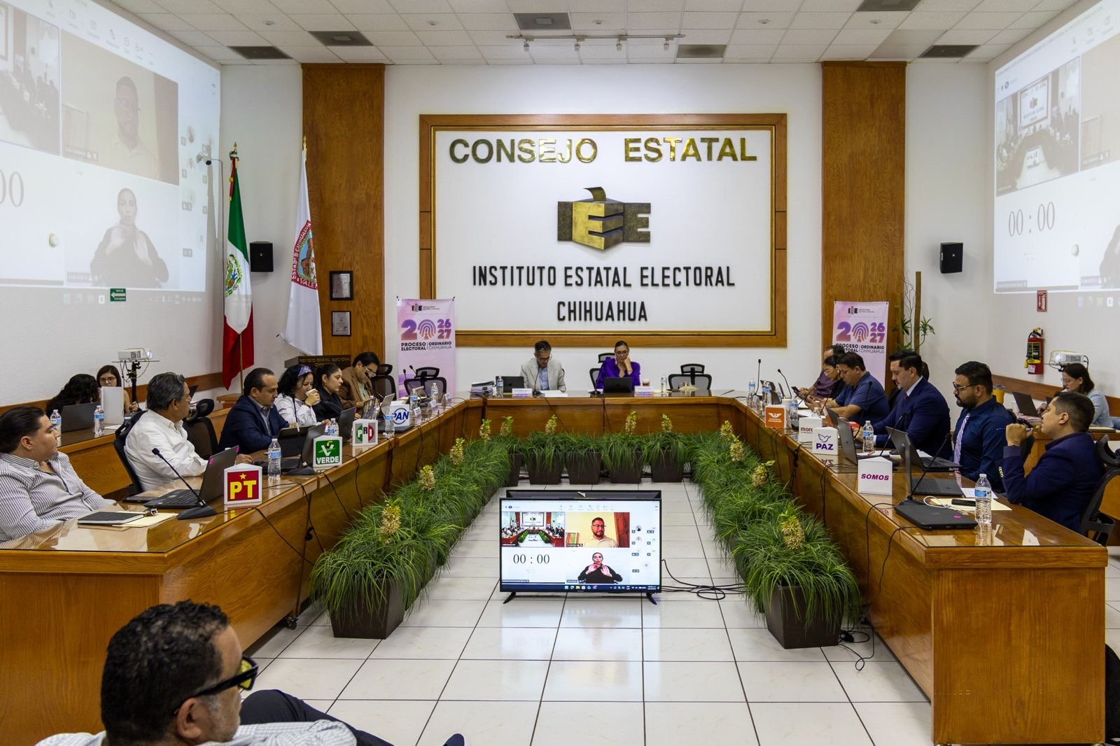 IEE aprueba criterios de paridad de género y acciones afirmativas; candidatas en 5 municipios, no en 23