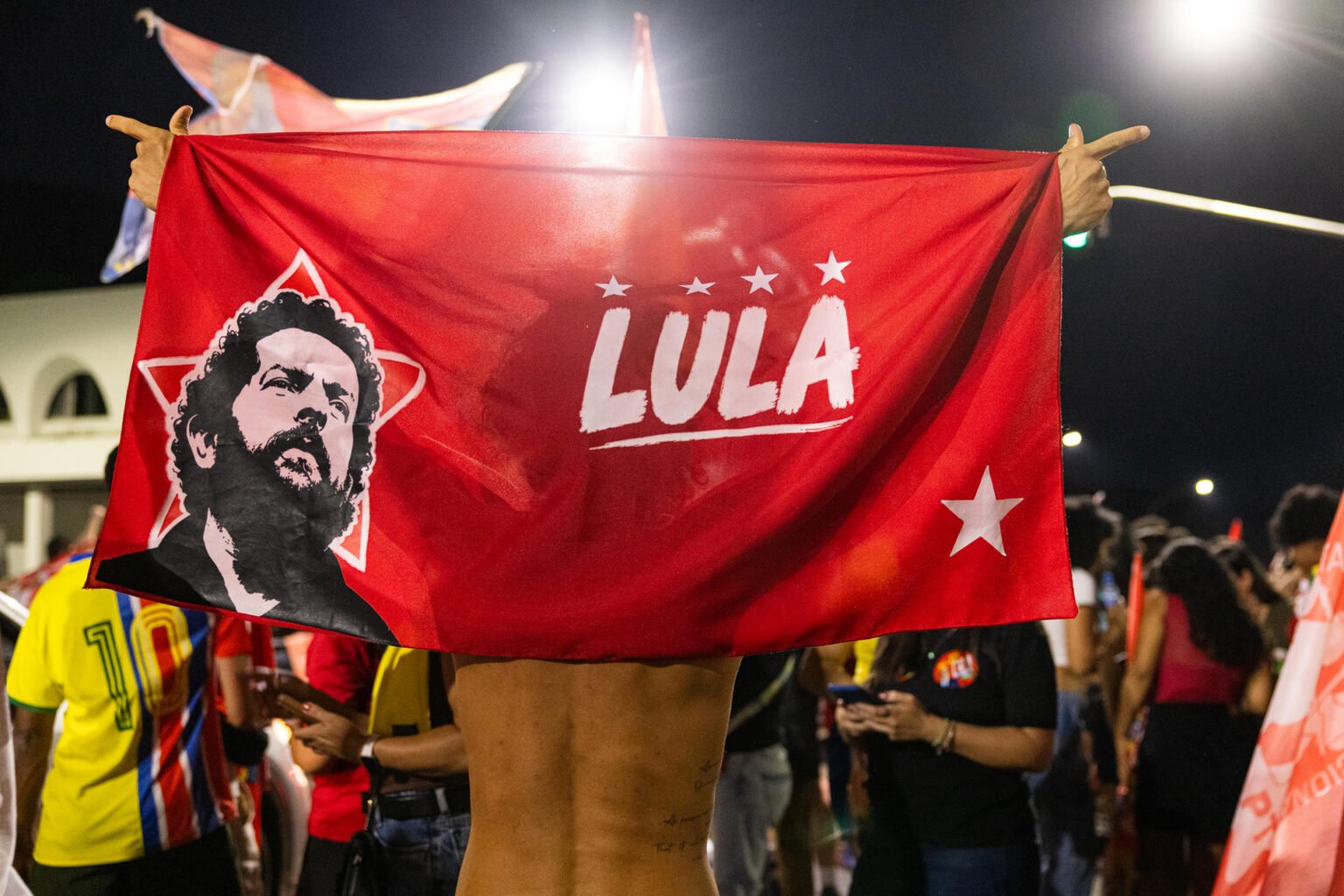 Lula gana, entre un Congreso adverso y dos potencias