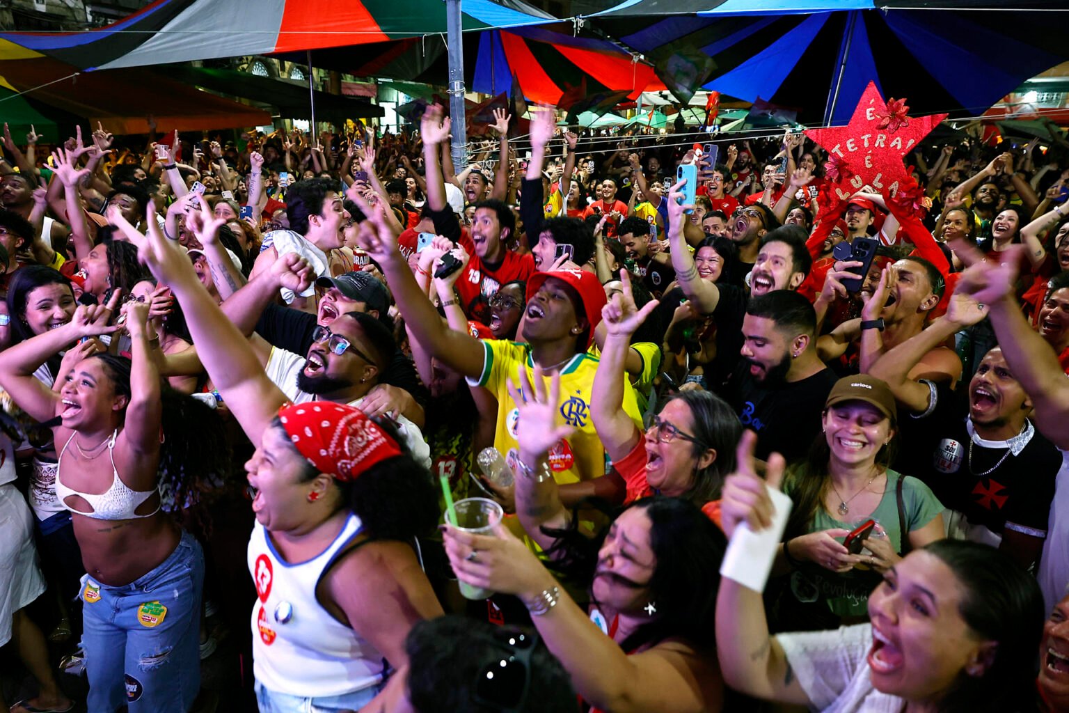 Lula da Silva retoma la delantera con 50.14 % de los votos a la mitad del escrutinio en Brasil